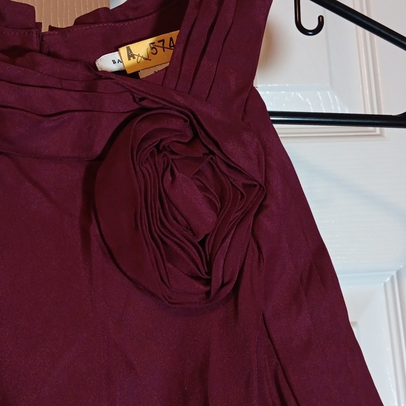 Banana Republic Silk Sleeveless Rose Blouse in Burgundy - M - Picture 2 of 5